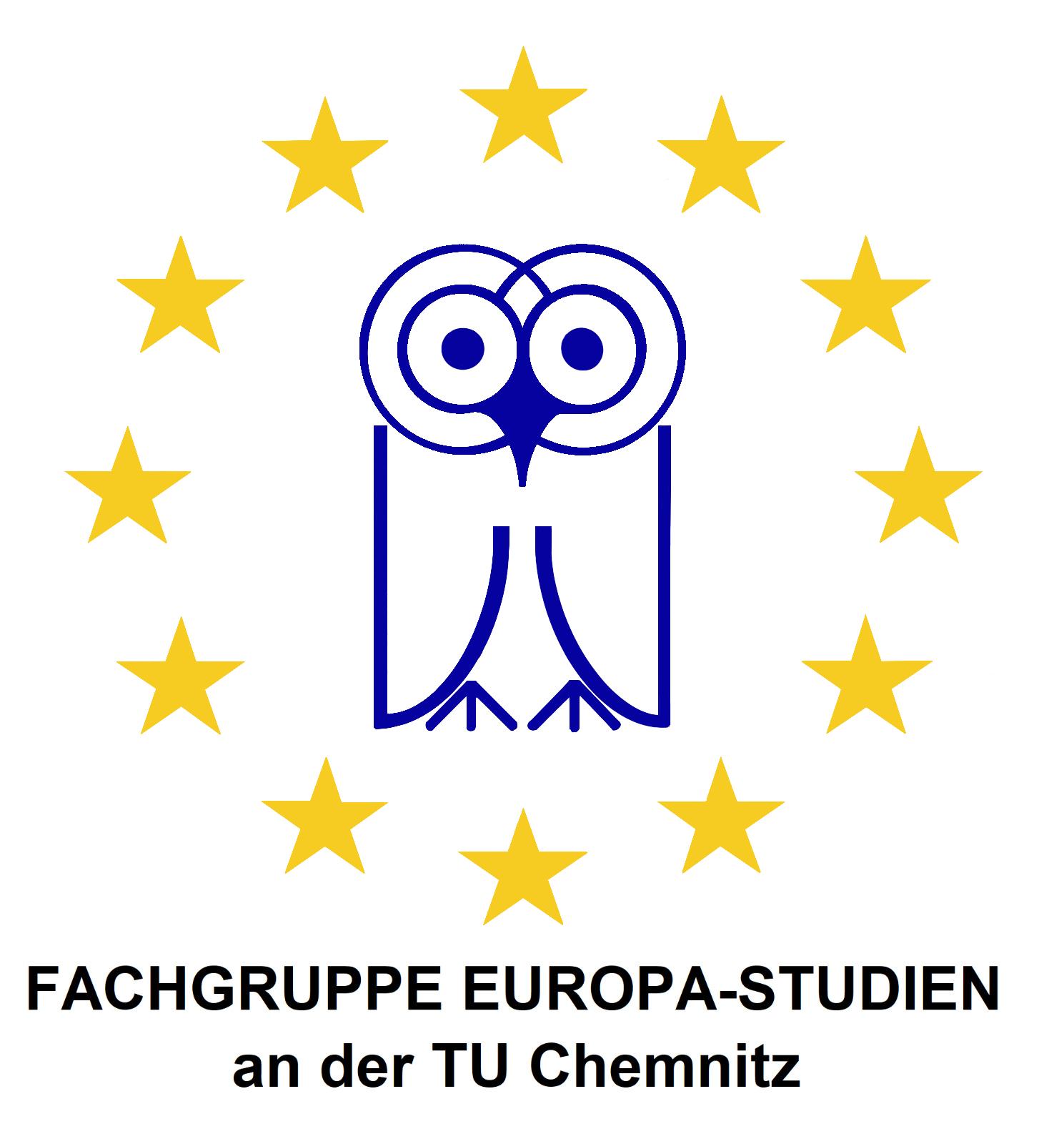 Blau stilisierte Eule mit großen Augen, umgeben von zwölf gelben Sternen im Kreis, darunter Text 'FACHGRUPPE EUROPA-STUDIEN an der TU Chemnitz'.